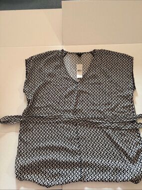 Ann Taylor Black and White Printed Tie-Waist V-Neck Blouse